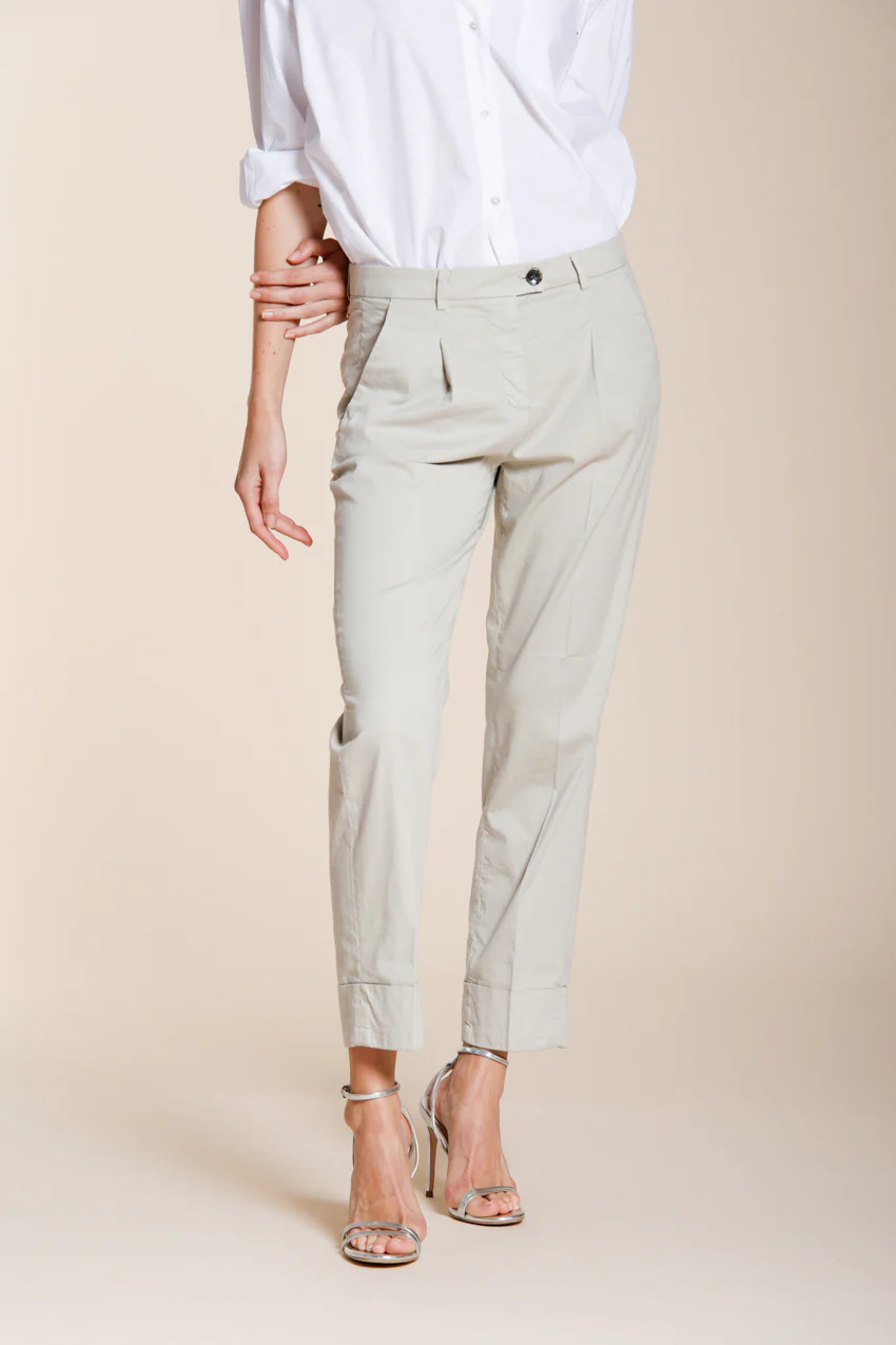 New York Carrot Sartoriale 1 Pince pantalone chino donna in raso di cotone e seta carrot fit β